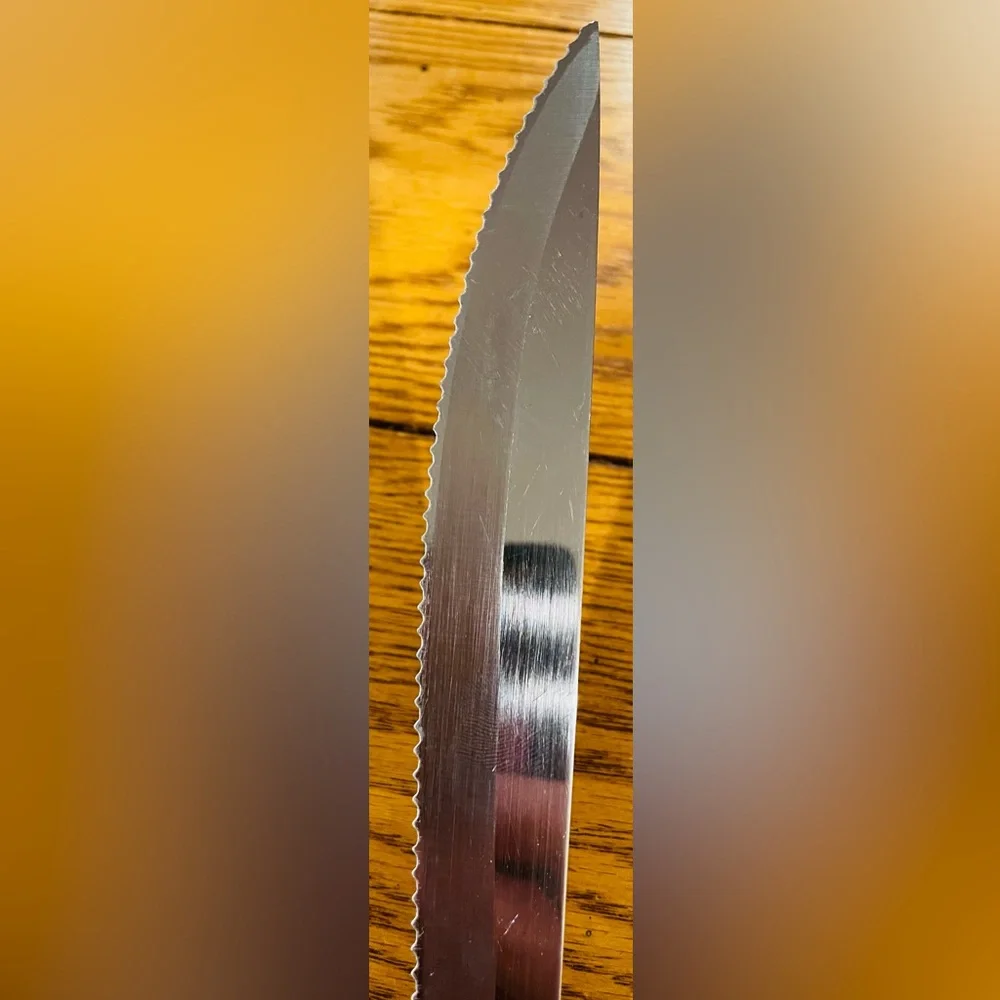 CUTCO 1723-9 inch Carver Serrated Blade, Pearl Handle